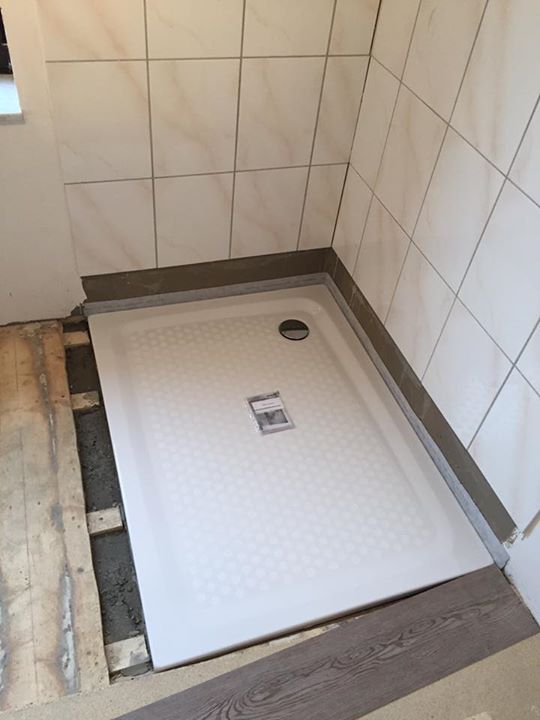 Endspurt in unserem ELEMENTS barrierefreien Traumbad. Heute haben wir die bodengleiche KALDEWEI Duschfläche Superplan…