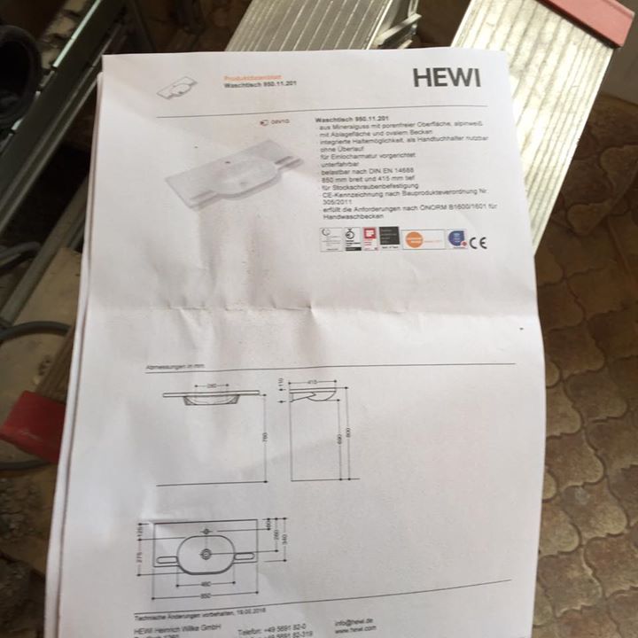Erster Tag nur Abriss und Rohmontage vom barrierefreien ELEMENTS Traumbad. Man kann auf der…