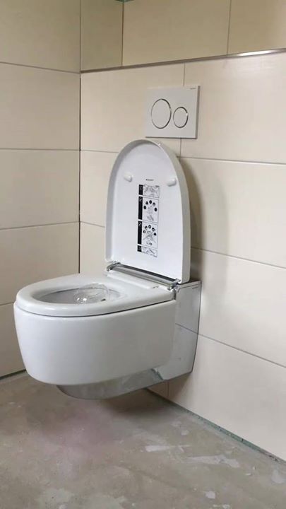 Heute haben wir auf unserem Neubau mit der Fertigmontage der 2 ELEMENTS Traumbäder begonnen.…