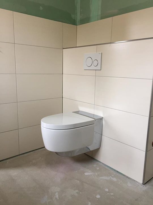 Heute haben wir auf unserem Neubau mit der Fertigmontage der 2 ELEMENTS Traumbäder begonnen.…