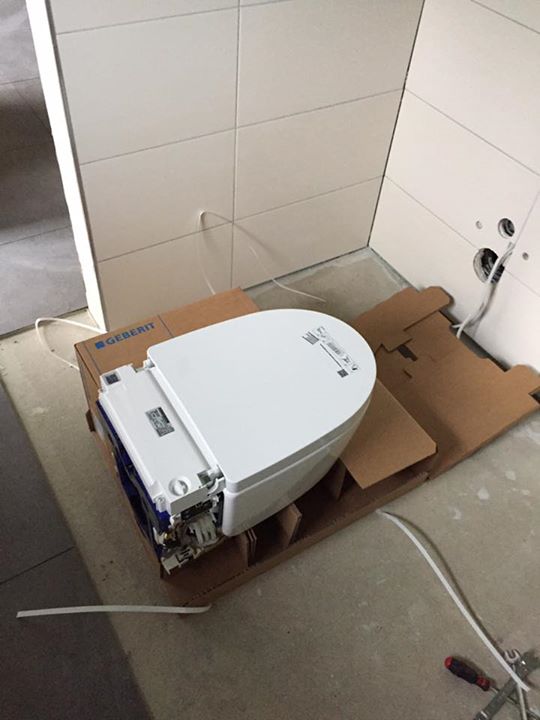 Heute haben wir auf unserem Neubau mit der Fertigmontage der 2 ELEMENTS Traumbäder begonnen.…