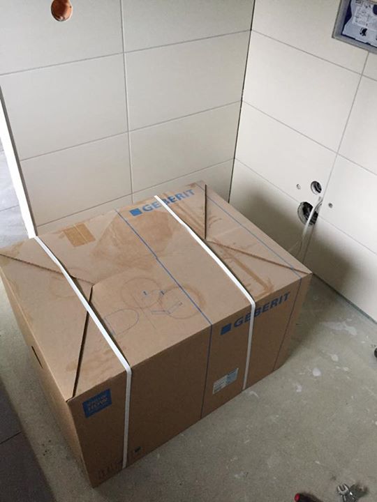 Heute haben wir auf unserem Neubau mit der Fertigmontage der 2 ELEMENTS Traumbäder begonnen.…