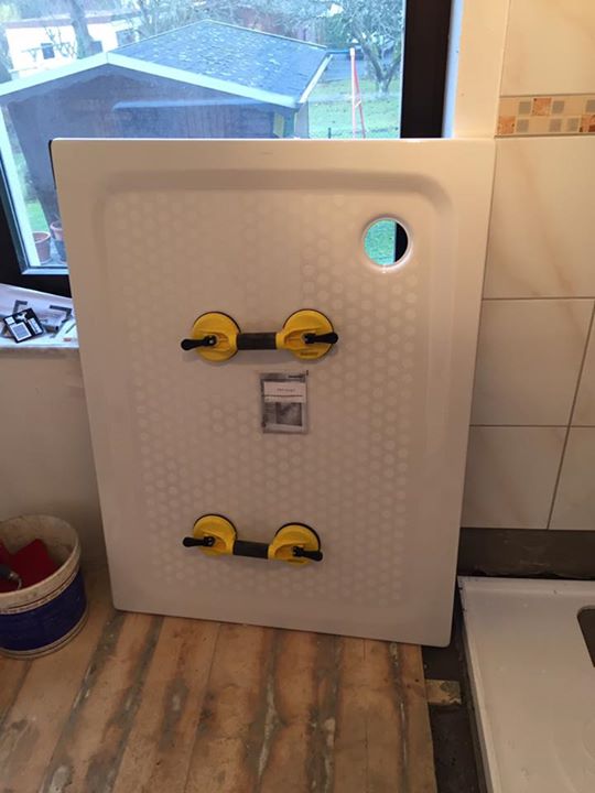 Endspurt in unserem ELEMENTS barrierefreien Traumbad. Heute haben wir die bodengleiche KALDEWEI Duschfläche Superplan…
